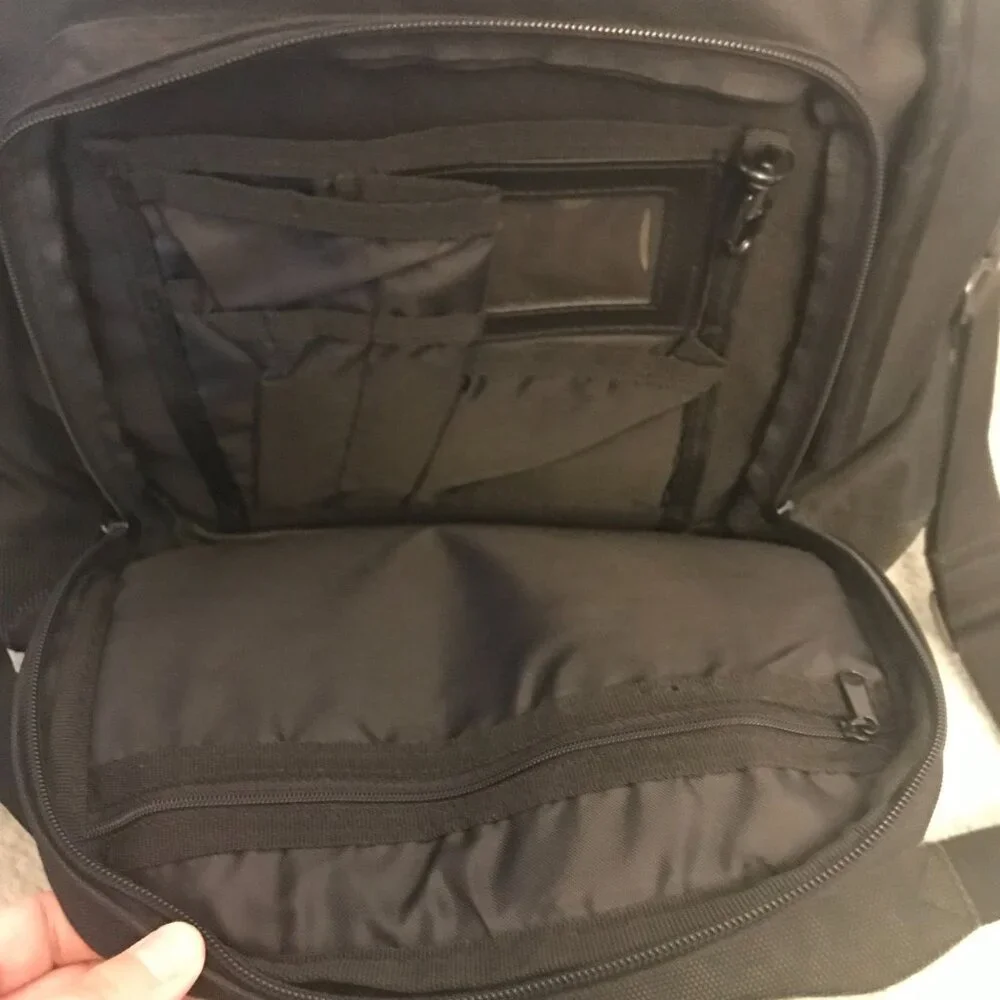 Kensington Black Apple Laptop Convertible Backpack Messenger Bag